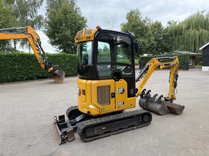 Miniexcavadora CAT 302CR modelo estándar de 2 toneladas con motor, caja de cambios y bomba de engranajes esenciales. - Product Image 3