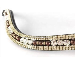 สายหนังสีดำพรีเมี่ยมสำหรับตกแต่งคิ้วม้าสุดอินเทรนด์,5แถวคริสตัลสีทองใสไข่มุกพลอยเทียมแต่งคิ้ว - Product Image 4