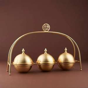 Plato Redondo Moderno para Servir Dátiles con Tapa, Metal y Madera Ecológicos Libres de Plomo, Tamaño Personalizado para Cocina, Hotel, Restaurante - Product Image 4