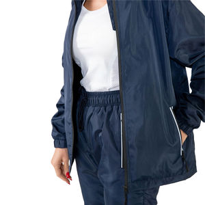 Traje cortavientos para mujer con logotipo personalizado, conjunto de 2 piezas transpirable, tendencia superior, diseño duradero, cuello con capucha, diamantes de imitación para invierno - Product Image 5