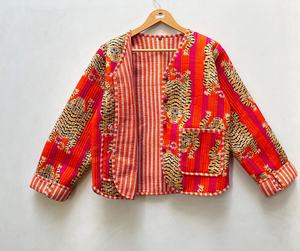 Veste Suzani à la mode mondiale avec broderie traditionnelle pour les soirées ou les occasions spéciales disponibles à la vente - Product Image 4