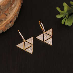 Wholesale 92.5 Sterling Silver Fine <b>Cuff</b> <b>Earrings</b> Triangle Shape Gold Plated Elegant and Luxurious Style - Product Image 3