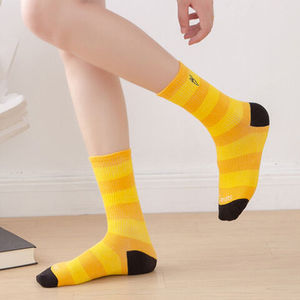ODM multicolor lindo bordado Casual Crew calcetines rayas algodón Streetwear diseño personalizado de la fábrica de Vietnam - Product Image 3