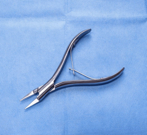 Vente en gros coupe-ongles professionnel 4 "double ressort pince à cuticules 7mm pointe pointue et incurvée en acier inoxydable doigts de manucure - Product Image 3