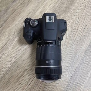 กล้องดิจิตอล DSLR รุ่นใหม่เอี่ยม EOS 1500D ความละเอียด 1080P Full HD พร้อมเลนส์ EF-S 18-55mm F/3.5-5.6 IS II รองรับการบันทึกวิดีโอ 4K แบบไม่มีกระจกสะท้อน - Product Image 2