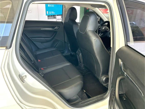 Pick-up d'occasion 2024 1.5T Turbo, conduite à gauche, intérieur cuir, jantes alliage, petit véhicule familial, bon état, faible consommation de carburant - Product Image 5