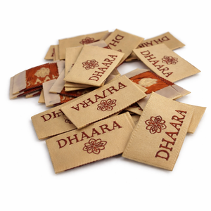 Étiquettes principales de vêtements en satin doux écologique imprimé damassé haute définition, étiquettes de col, étiquettes de logo de marque de vêtements - Product Image 1