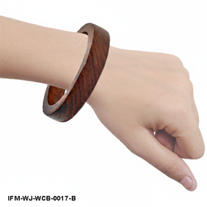 Brazalete de Madera Oscura Natural para Mujer, Hecho a Mano, Curvo, Ovalado, Minimalista, Ecológico, Joyería de Diseño - Product Image 3
