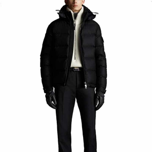 Vente chaude High Street Bomber Jacket Noir Couleur Collection Hiver Logo Personnalisé Capuche Réglable Col Montant Imperméable - Product Image 3