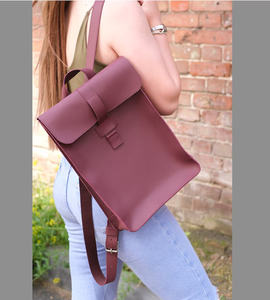 Bolso de cuero genuino hecho a mano para niñas, bolso de moda para mujeres, mochila usada para exteriores, mochila universitaria de cuero marrón - Product Image 5