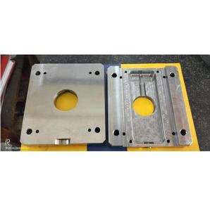 Piezas de máquina de torneado CNC personalizadas más vendidas para herramientas o accesorios y aplicaciones de ingeniería disponibles a granel - Product Image 1