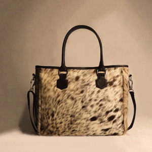High Quality Wholesale <b>Ladies</b> Genuine Cowhide Leather Handbag New Style Reasonable Price Women Cowhide Leather Fashion <b>Bags</b> - Product Image 3