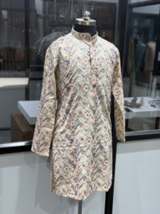 Kurta de Lujo para Hombre, con Relieve, Diseño Étnico para Bodas |   Traje Festivo Indo-Occidental para Novio, Venta al Por Mayor, Disponible en 7 Días - Product Image 3