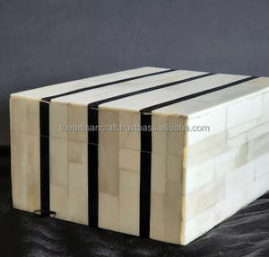 Boîte à bijoux en bois avec incrustation d'os naturel carrée, écologique, faite à la main, pour ranger les bagues, les boucles d'oreilles, les colliers - Product Image 4