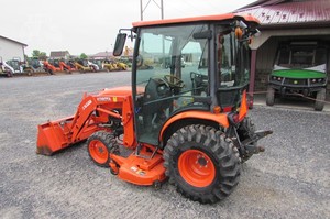 Kubota Wheel Tractor B2650HSDC Orange 4x4 Diesel Engine Used Tractor - Product Image 3