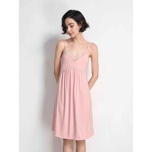 Pyjama en dentelle élégant à col en V pour femme, en bambou personnalisé, vente en gros - Product Image 2