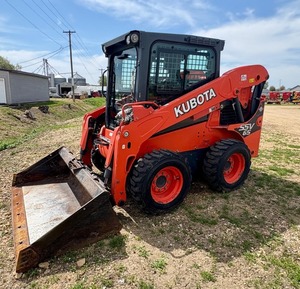 Minicargadora Kubota SSV65 2015: cargadora compacta fiable con diseño de elevación vertical - Product Image 1