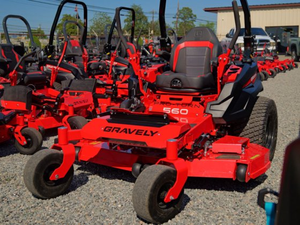 Tondeuse à gazon Gravely d'occasion de qualité professionnelle, neuve, à braquage zéro, 54 pouces, conçue pour une efficacité optimale et une productivité maximale - Product Image 2