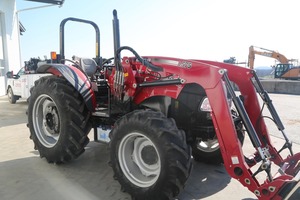 Compre un tractor agrícola fuerte y eficiente: el tractor Case IH Farmall 105A garantiza un funcionamiento fluido en diversas condiciones de campo. - Product Image 2