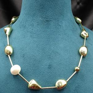 Collar de Alta Calidad con Aspecto Moderno en Tono Dorado, Colección para Bodas, Fiestas y Uso Diario para Mujeres y Niñas - Product Image 1