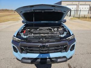 New /USED WHITE 2026 CHE VROLET COLORADO Z71 360 Rear Camera 31-40T Load Capacity Emission Diesel /GAS Automatic FOR SALE - Product Image 4