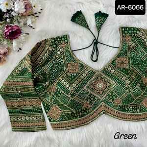 Chemisiers en soie pour femmes Chemisier en coton indien Saree sexy Party Wear and Embroidery Blouse Indian for Ladies Wear Clothes - Product Image 4