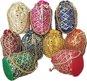 กระเป๋า potli ประดับเลื่อมหรูหราสำหรับงานเทศกาลกระเป๋าผ้าไหมราชวงศ์พร้อมเครื่องประดับ zari สำหรับ haldi mehindi และของชำร่วย - Product Image 5