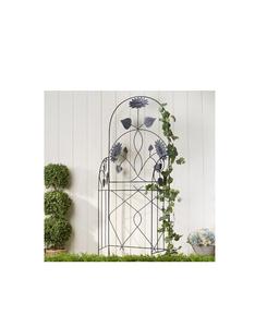 Enrejado de jardín de metal duradero que proporciona un soporte vertical decorativo y resistente para plantas trepadoras en jardines exteriores. - Product Image 1