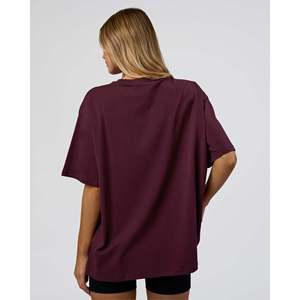 T-shirt surdimensionné pour femmes grandes tailles - Cherry Lacquer - Blanc FLXCotton - Product Image 3