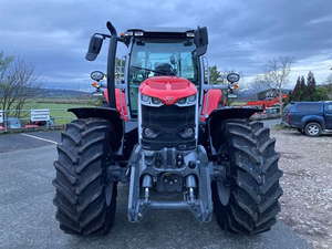 Tractor agrícola Massey Ferguson 7S.210 Dyna-VT Exclusive 4WD de 210HP con cabina CVT y sistema GPS en venta. - Product Image 2