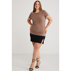 Camiseta Básica de Cuello Redondo y Corte Ajustado para Mujer, Talla Grande, Marca ETHIQUET Mayra - Product Image 3