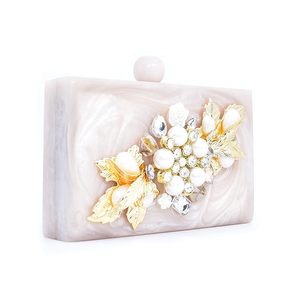 Pochette en résine transparente pour femmes à la mode pochette en résine colorée avec finition faite à la main pochette en résine à bas prix - Product Image 3