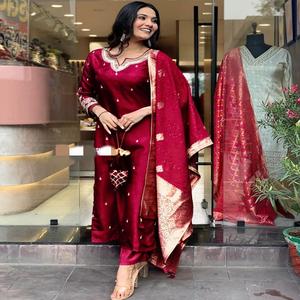 Belle Robe Style Moderne Lourde Viscose Soie Romaine Kurti Pant & Dupatta Avec Main Et Broderie Zari Tissage Travail À Vendre - Product Image 2