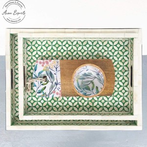Bandeja de Madera Artesanal con Incrustaciones Geométricas Verdes, Elegante Organizador Decorativo para Cocina y Mesa de Centro - Product Image 2