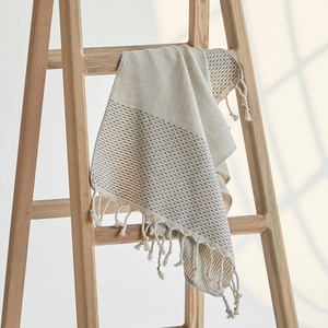Serviette de toilette turque en lin et coton, grise, 17x38 pouces - Product Image 1