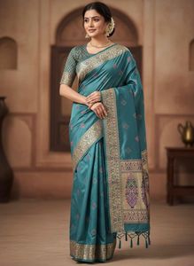 Sari en soie pure Dhwaja Export, douce et élégante, 5,50 mètres de long, avec blouse, motif gaufré Zari Meena Butti - Product Image 5