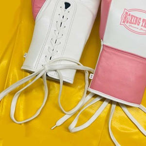 Gants de kickboxing professionnels en cuir PU avec logo personnalisé Gants d'entraînement de boxe et de MMA avec sac de boxe - Product Image 5