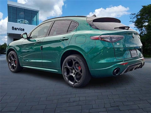 2025 Alfa Ro-meo Stelvio Tributo Italiano 4dr SUV AWD avec Prod. Fin 12/24 2.0L 4cyl Turbo 8A - Product Image 2