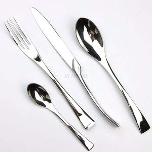 Ensemble de couverts en acier inoxydable plaqué or de haute qualité avec un design unique ensemble de couverts à poignée en résine blanche - Product Image 3