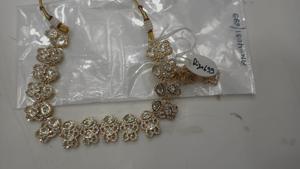 Meilleures ventes de collier en laiton gracieux avec pierre Kundan avec gouttes de perles Bijoux légers pour les mariages et les cadeaux spéciaux - Product Image 2