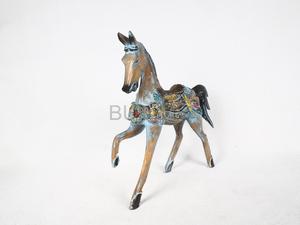 Vente de gros Sculpture de cheval en bois artisanale pour intérieurs campagnards, jouets en bois ou décoration intérieure - Product Image 2