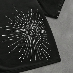 T-shirt personnalisé pour hommes avec impression sur tout le devant en coton doux au toucher design élégant idéal pour la mode et les vêtements décontractés - Product Image 5