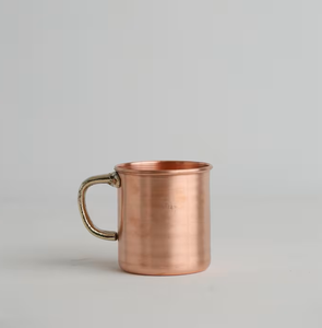 Mug en cuivre moderne de qualité supérieure avec finition lisse et poignée dorée pour la cuisine et la salle à manger à la maison - Product Image 1