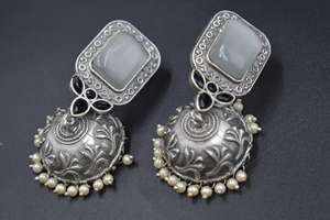 Venta caliente diseñador de plata de lujo aspecto igual piedra peso ligero Stud Jhumka pendiente joyería para niñas y mujeres - Product Image 3