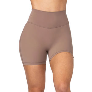 Short d'entraînement pour femme en style taille haute avec matériau à séchage rapide et look sportif conçu pour les routines d'entraînement quotidiennes - Product Image 1