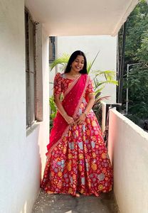 ชุด Chanderi lehenga choli ชุดผ้าโพลีเอสเตอร์วิสโคสที่มีการพิมพ์ที่ซับซ้อนและดูเพ็ตตาสำหรับฤดูร้อน - Product Image 2