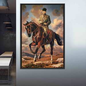 Tableau imprimé sur toile élégant représentant Atatürk montant à cheval, toile encadrée noire - Product Image 1