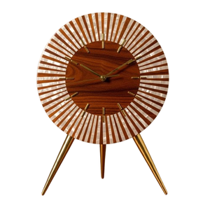 Reloj de mesa de madera de lujo con estilo minimalista y acabado premium, perfecto para escritorios y mesas. - Product Image 4