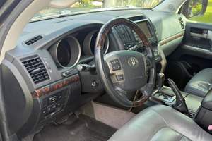 TOYOTA LAND CRUISER USADO 2011 CON VOLANTE A LA IZQUIERDA/DERECHA - Product Image 3