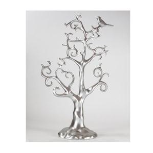 Esta escultura artística de árbol de aluminio refleja fuerza, serenidad y belleza orgánica a través de una fina artesanía. - Product Image 6